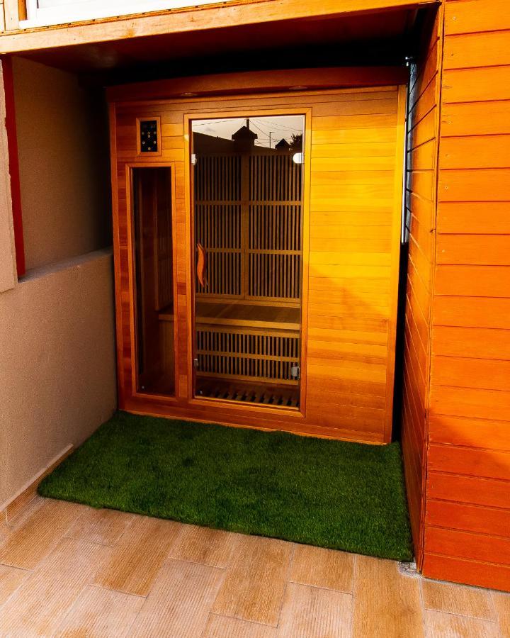 Evasion En Plein Coeur De La Ville Studio Jacuzzis Sauna Et Piscine Au Centre De ปอร์-หลุยส์ ภายนอก รูปภาพ
